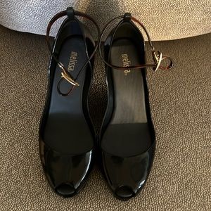 Brand new black Plastic wedges